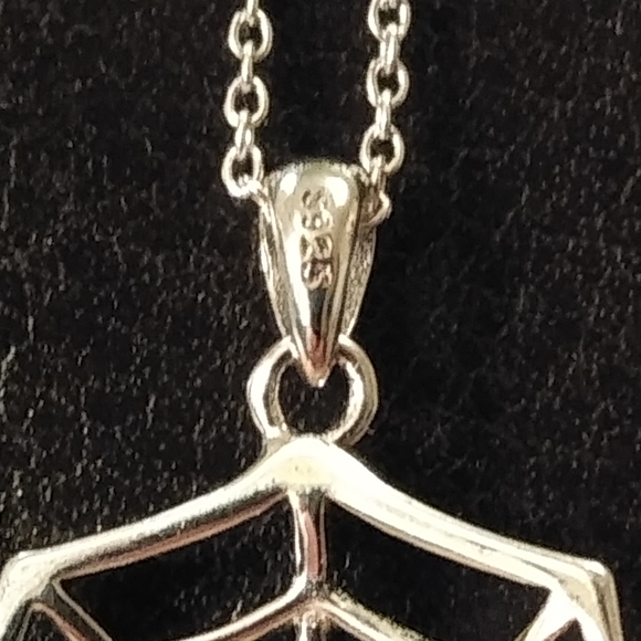 Spiderweb Pirate Skull Pendant - Picture 4 of 11